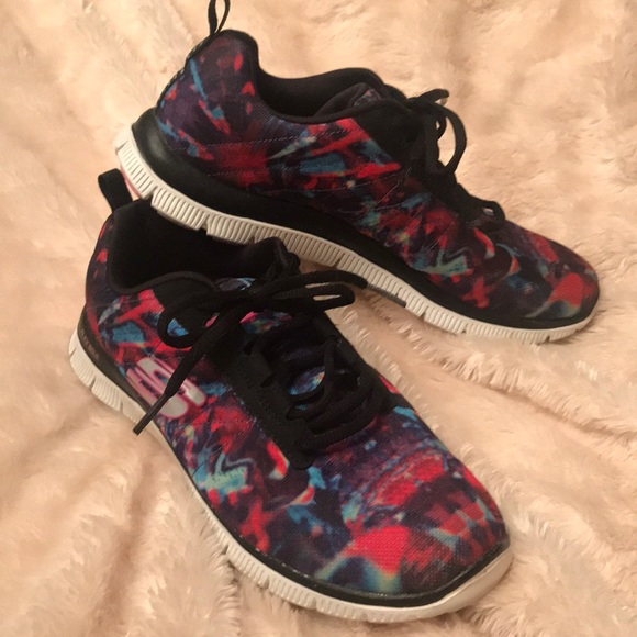 Skechers Skech Knit Memory Foam Womens Sz 75